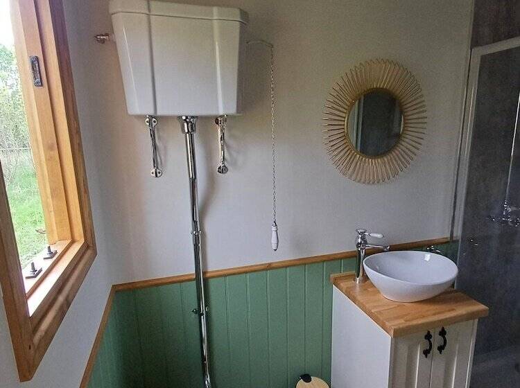 The Botanist Luxury Cabin With Hot Tub Near York