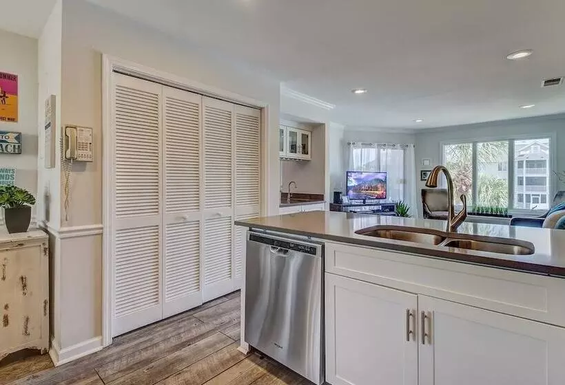 203 I Tidewater By Avantstay Beach Condo W/ Communal Pool!