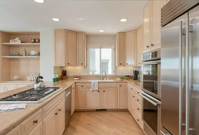 Beach Break By Avantstay Oceanfront, View, Patio