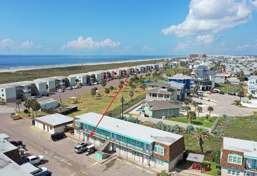 Beach Bungalow By Avantstay Pool + Boardwalk