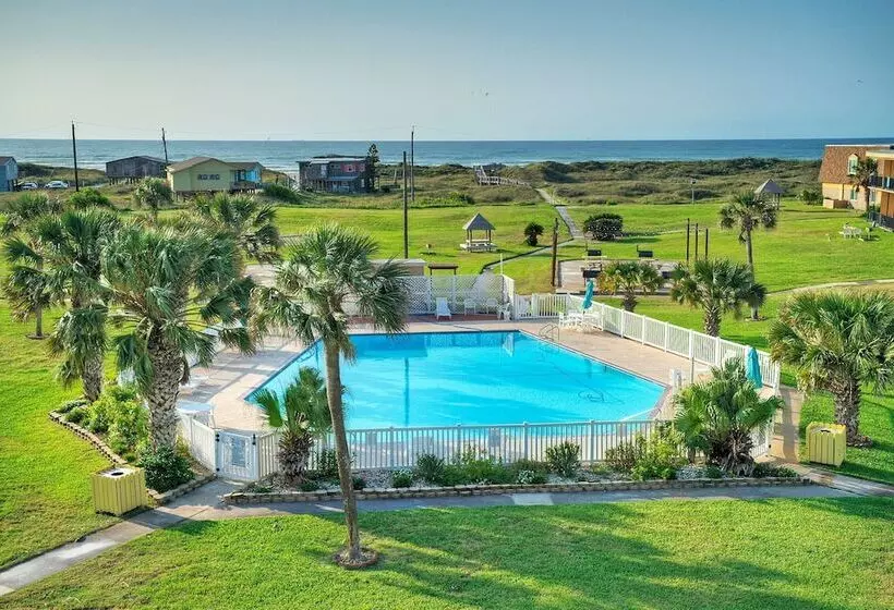 Beach Bungalow By Avantstay Pool + Boardwalk