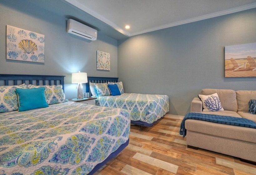 Beach Bungalow By Avantstay Pool + Boardwalk