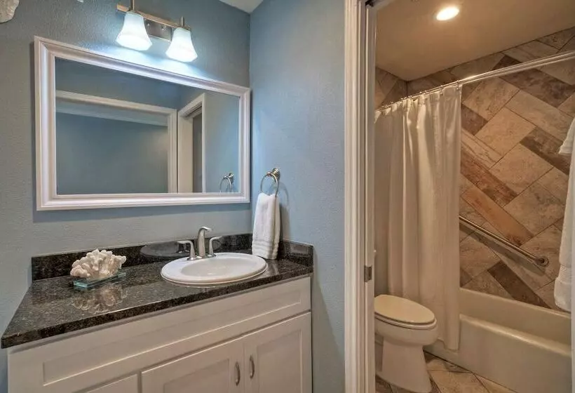 Beach Bungalow By Avantstay Pool + Boardwalk