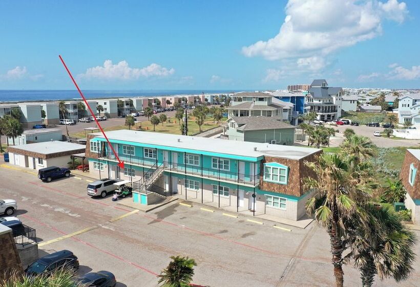 Beach Bungalow By Avantstay Pool + Boardwalk