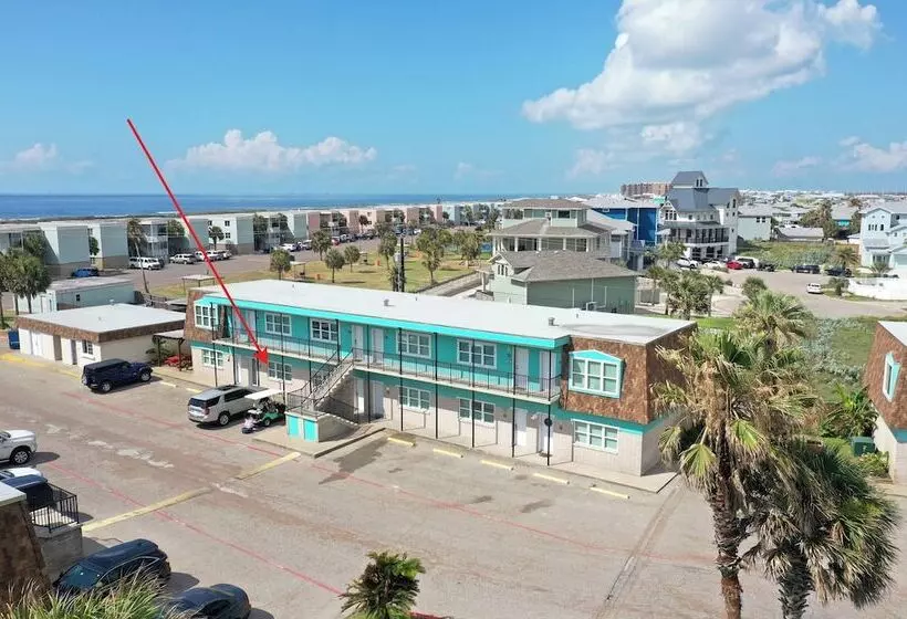 Beach Bungalow By Avantstay Pool + Boardwalk