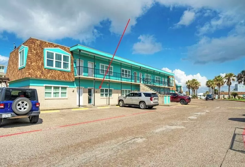 Beach Bungalow By Avantstay Pool + Boardwalk