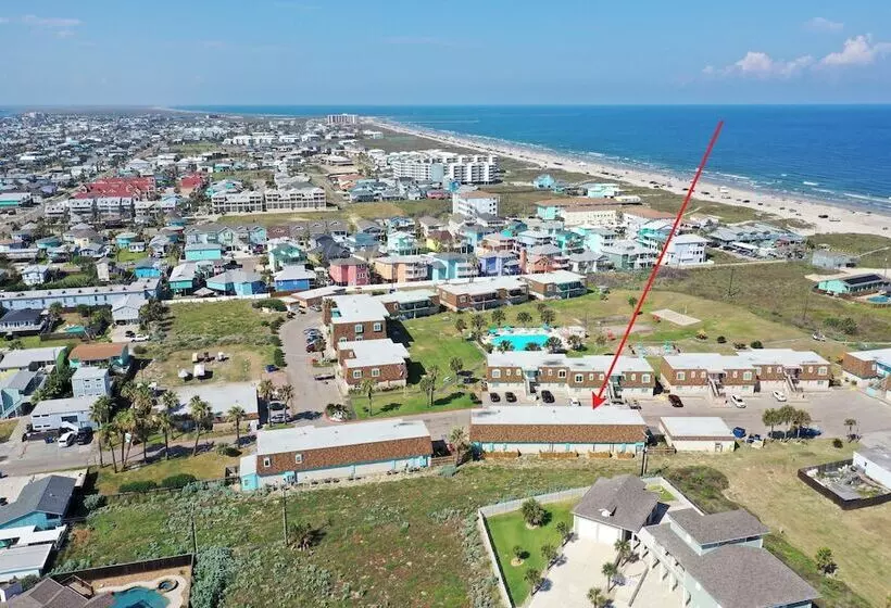 Beach Bungalow By Avantstay Pool + Boardwalk