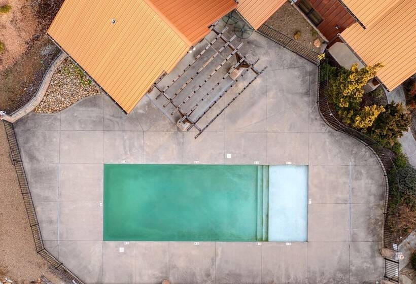 Bear Cove By Avantstay Hot Tub + Pool Table!