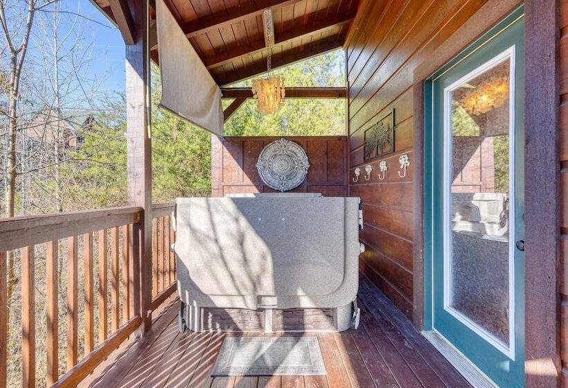 Bear Cove By Avantstay Hot Tub + Pool Table!