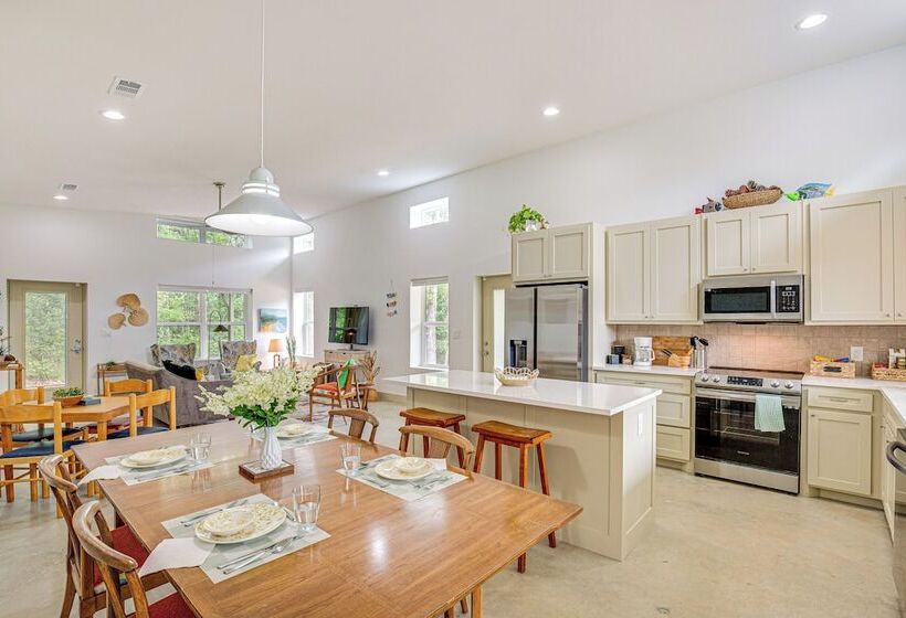 Tranquil Retreat: Half Mi To Cedar Creek Reservoir