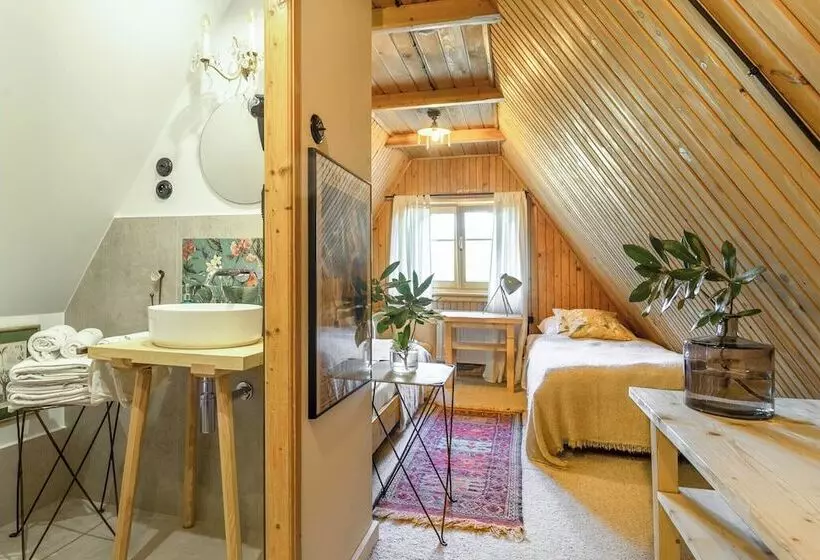 Aamiaismajoitus (B&B) Leśniczówka U Zięby