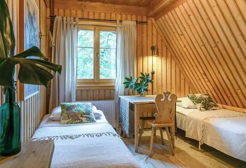 Aamiaismajoitus (B&B) Leśniczówka U Zięby