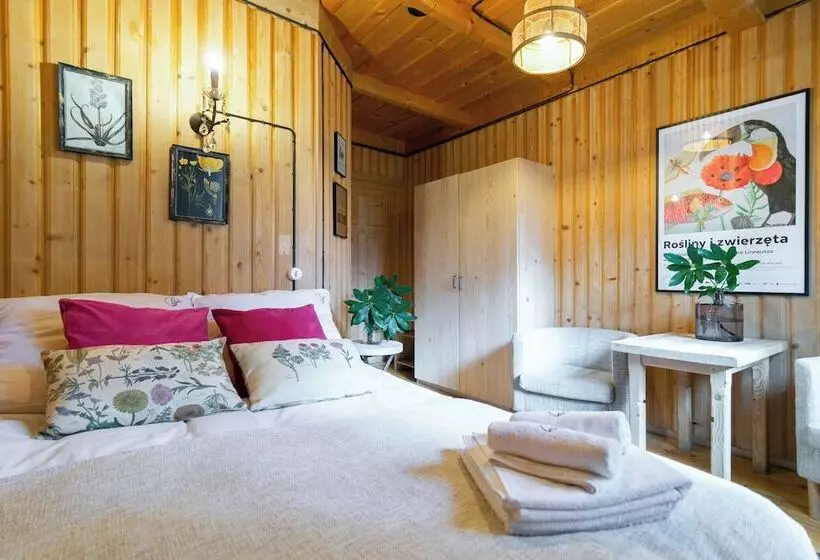 Aamiaismajoitus (B&B) Leśniczówka U Zięby