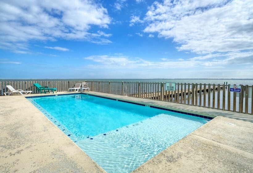 Shared Pool W/ Bay Views, Boat Dock Fishing Big Slough By Avantstay