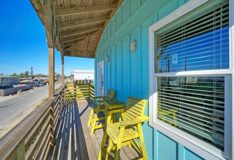 Shared Pool W/ Bay Views, Boat Dock Fishing Big Slough By Avantstay
