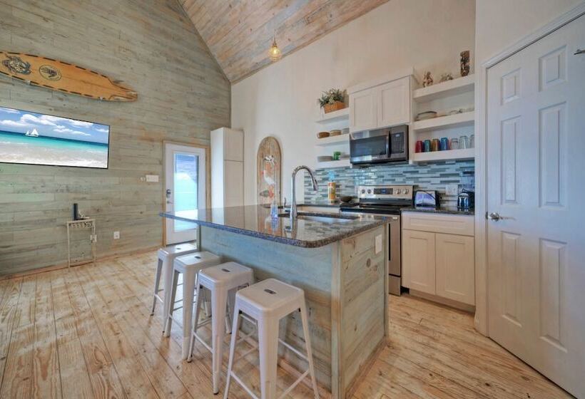 Shared Pool W/ Bay Views, Boat Dock Fishing Big Slough By Avantstay