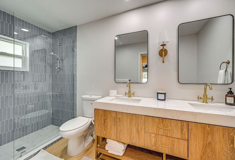 Chic Naples Home W/ Pool & Hot Tub, 4 Mi To Beach!