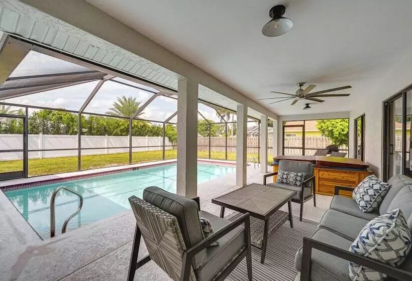 Chic Naples Home W/ Pool & Hot Tub, 4 Mi To Beach!