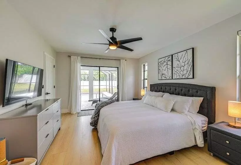 Chic Naples Home W/ Pool & Hot Tub, 4 Mi To Beach!