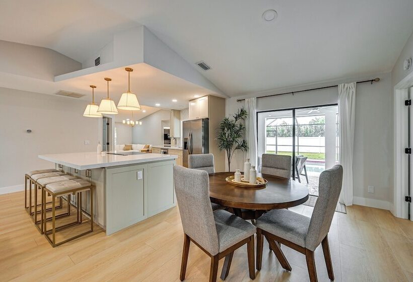 Chic Naples Home W/ Pool & Hot Tub, 4 Mi To Beach!