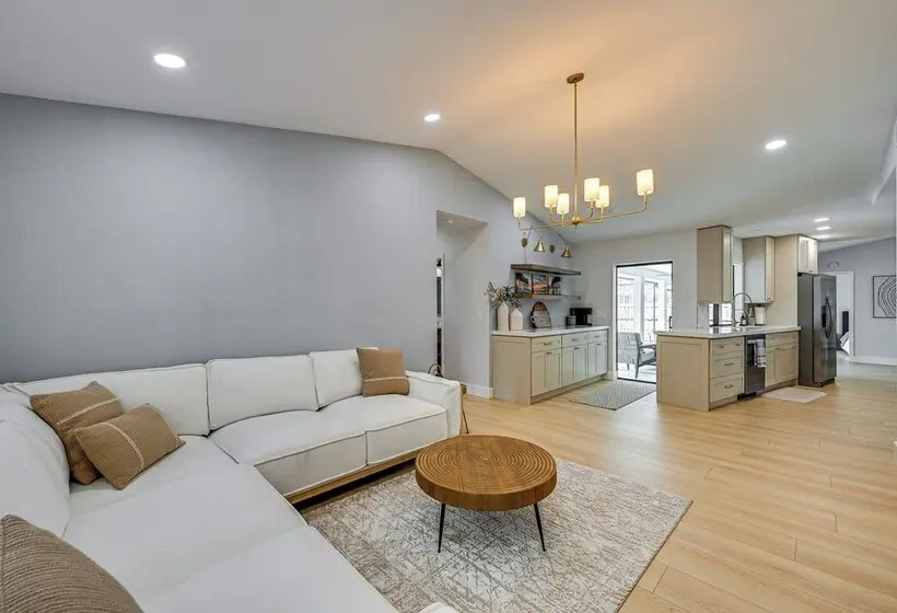 Chic Naples Home W/ Pool & Hot Tub, 4 Mi To Beach!