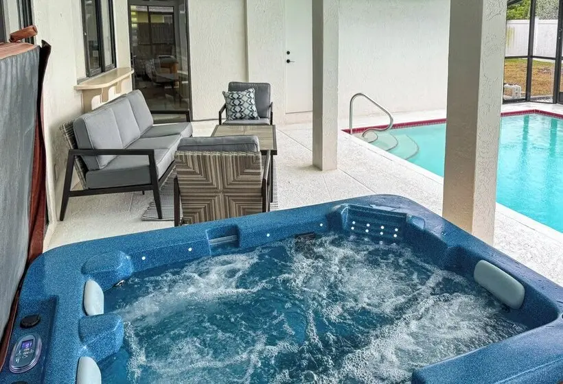 Chic Naples Home W/ Pool & Hot Tub, 4 Mi To Beach!