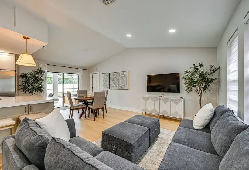 Chic Naples Home W/ Pool & Hot Tub, 4 Mi To Beach!
