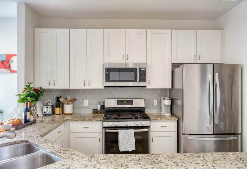 Clyde By Avantstay Great For Longer Stays, 12 Min To Downtown