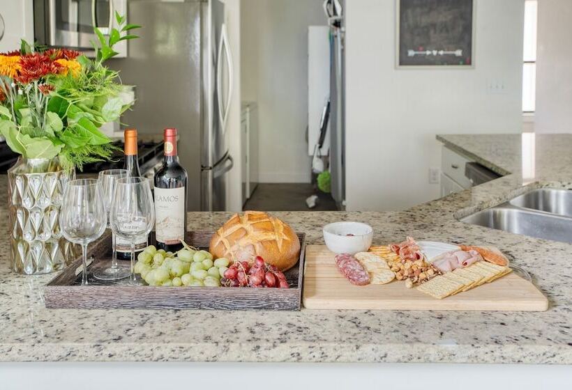 Clyde By Avantstay Great For Longer Stays, 12 Min To Downtown