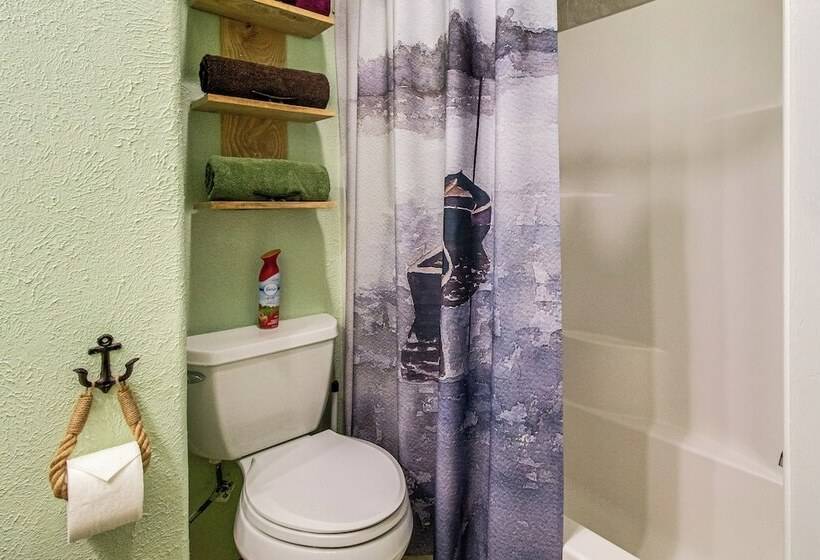 Cotter Home W/ Deck ~ 1 Mi To Big Spring Park!