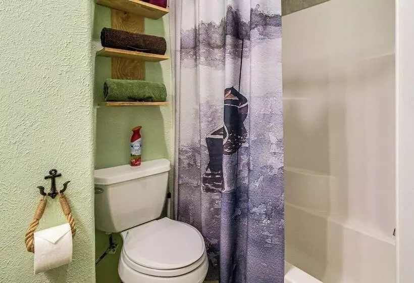 Cotter Home W/ Deck ~ 1 Mi To Big Spring Park!