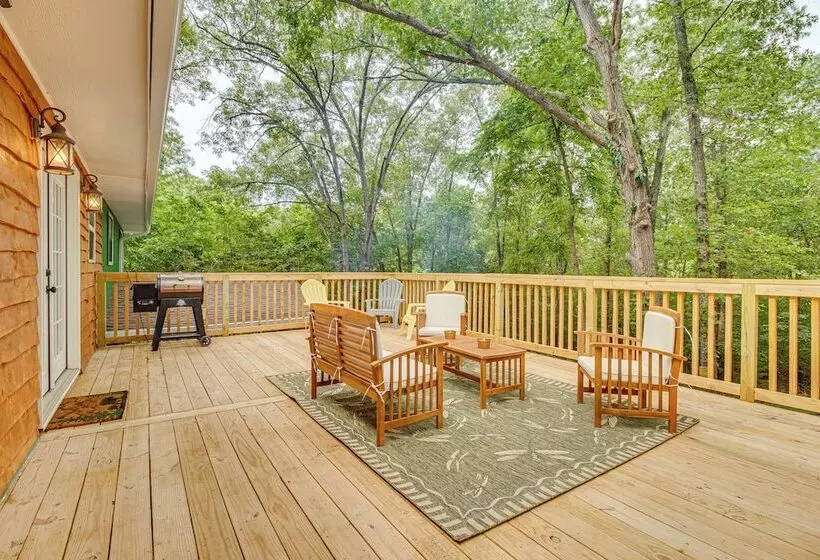 Cotter Home W/ Deck ~ 1 Mi To Big Spring Park!