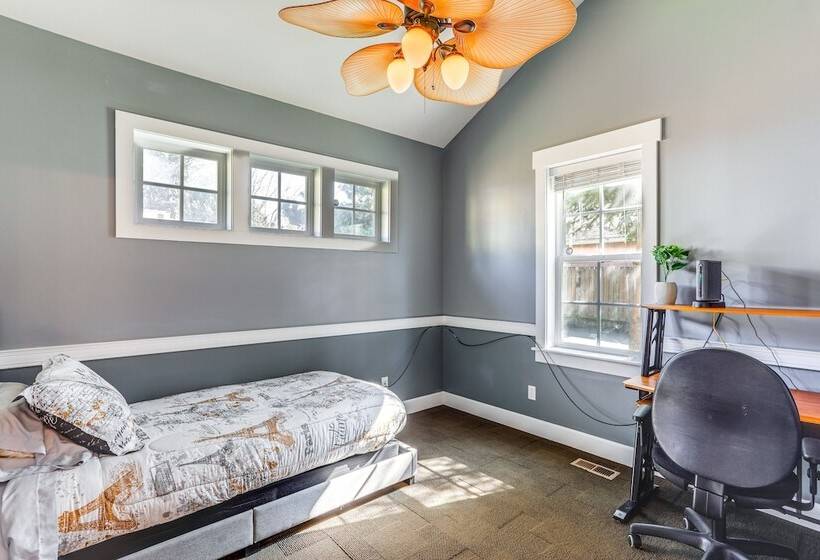 Family Friendly Seattle Getaway: 9 Mi To Downtown!