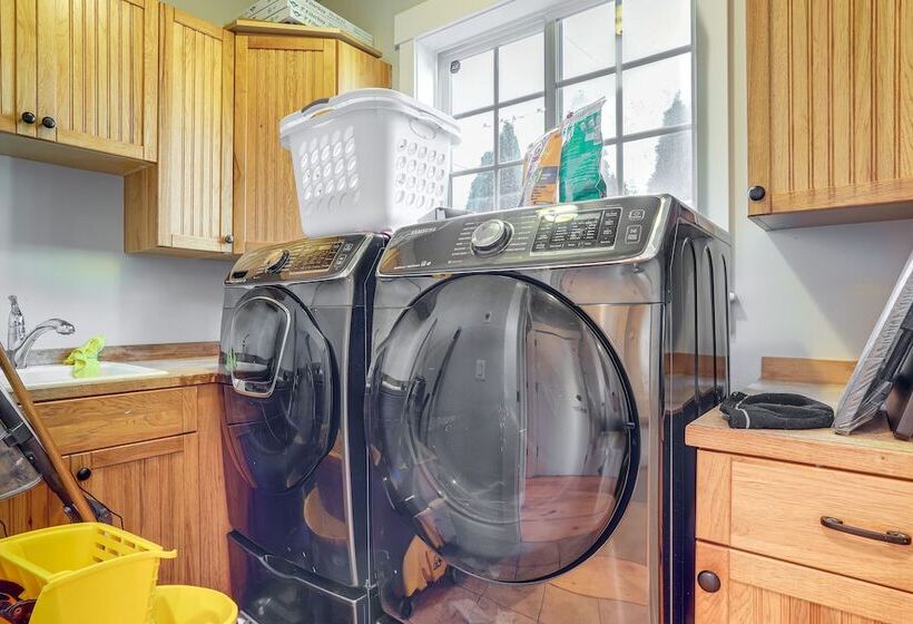 Family Friendly Seattle Getaway: 9 Mi To Downtown!