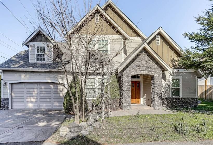 Family Friendly Seattle Getaway: 9 Mi To Downtown!