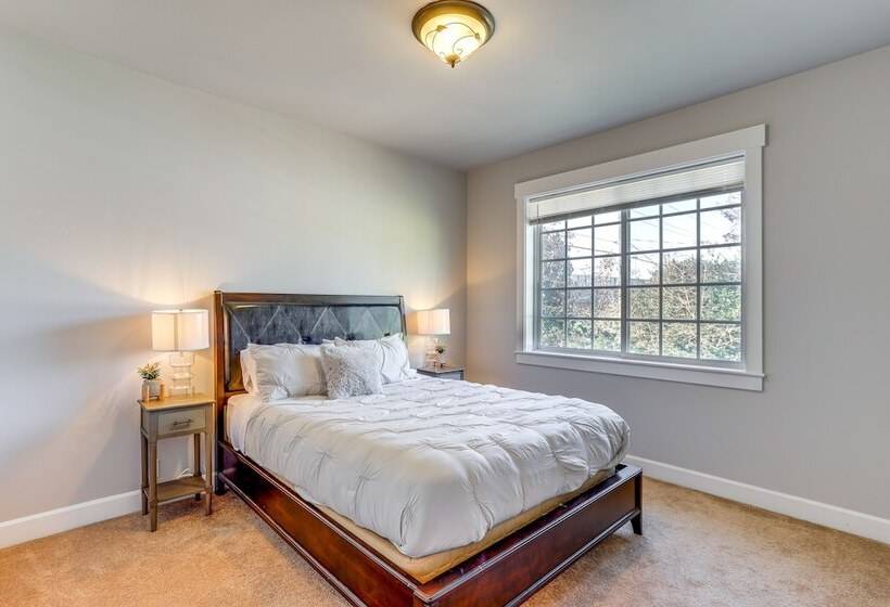 Family Friendly Seattle Getaway: 9 Mi To Downtown!