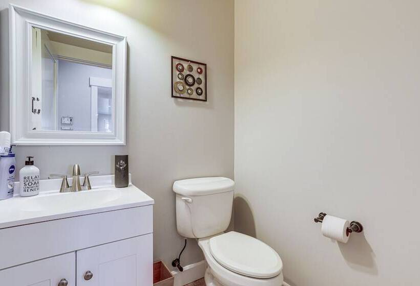 Family Friendly Seattle Getaway: 9 Mi To Downtown!