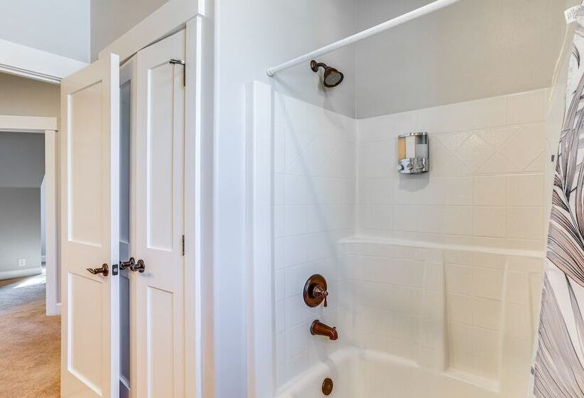 Family Friendly Seattle Getaway: 9 Mi To Downtown!