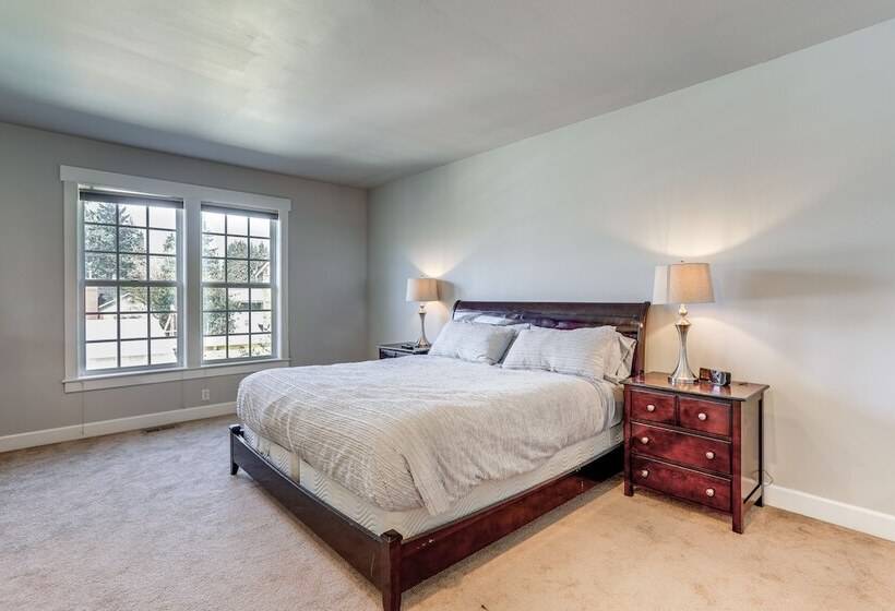 Family Friendly Seattle Getaway: 9 Mi To Downtown!