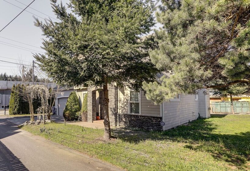 Family Friendly Seattle Getaway: 9 Mi To Downtown!