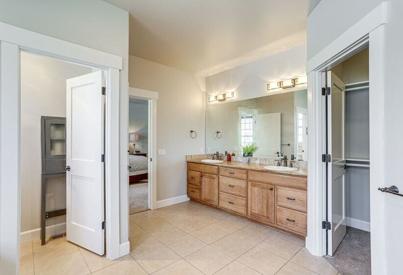 Family Friendly Seattle Getaway: 9 Mi To Downtown!