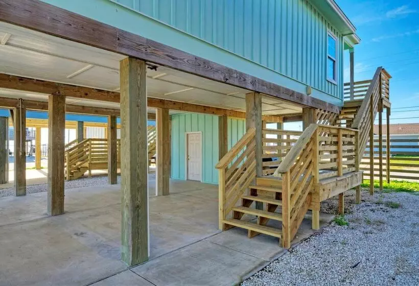 Balcony W/ Bay View Shared Pool + Boat Dock Fat Flounder By Avantstay