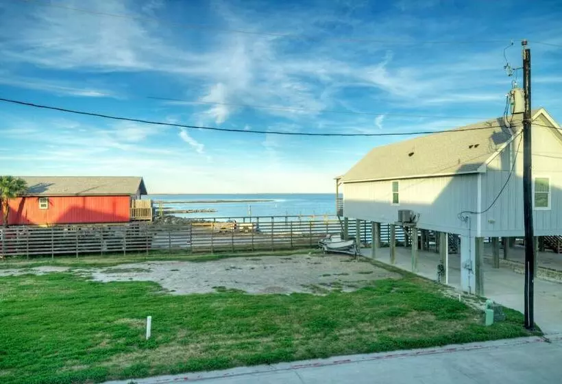 Balcony W/ Bay View Shared Pool + Boat Dock Fat Flounder By Avantstay