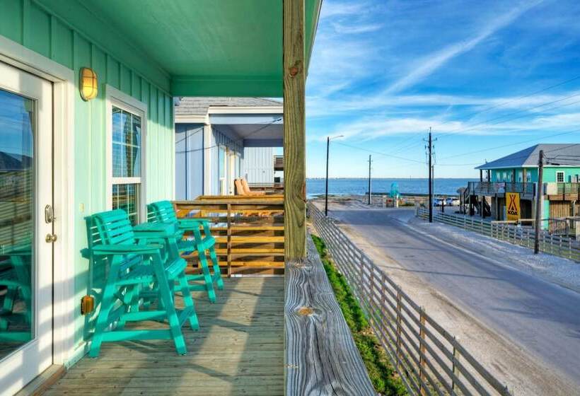 Balcony W/ Bay View Shared Pool + Boat Dock Fat Flounder By Avantstay