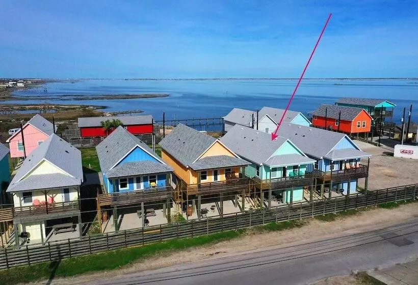 Balcony W/ Bay View Shared Pool + Boat Dock Fat Flounder By Avantstay