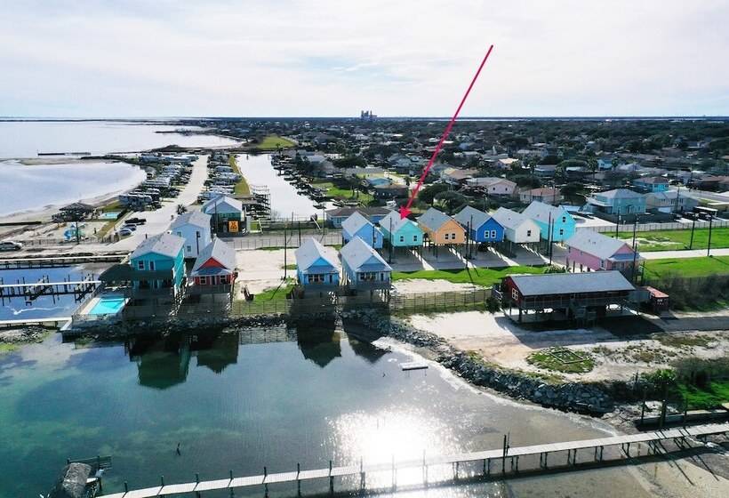 Balcony W/ Bay View Shared Pool + Boat Dock Fat Flounder By Avantstay