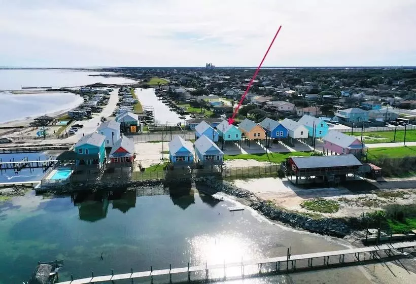 Balcony W/ Bay View Shared Pool + Boat Dock Fat Flounder By Avantstay
