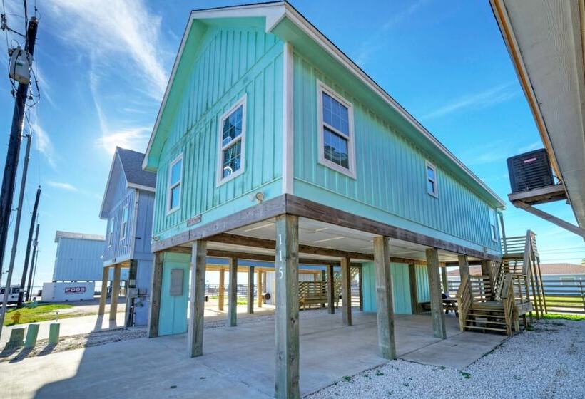 Balcony W/ Bay View Shared Pool + Boat Dock Fat Flounder By Avantstay