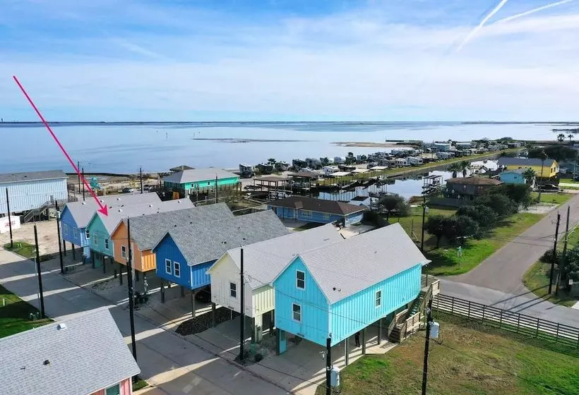 Balcony W/ Bay View Shared Pool + Boat Dock Fat Flounder By Avantstay