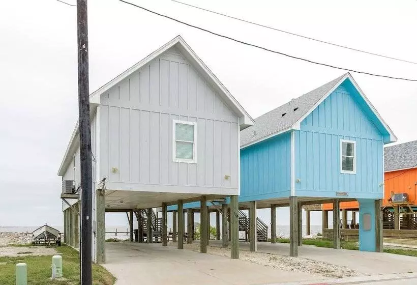 Waterfront, Shared Boat Dock & Pool W/ Views Fins And Feathers By Avantstay